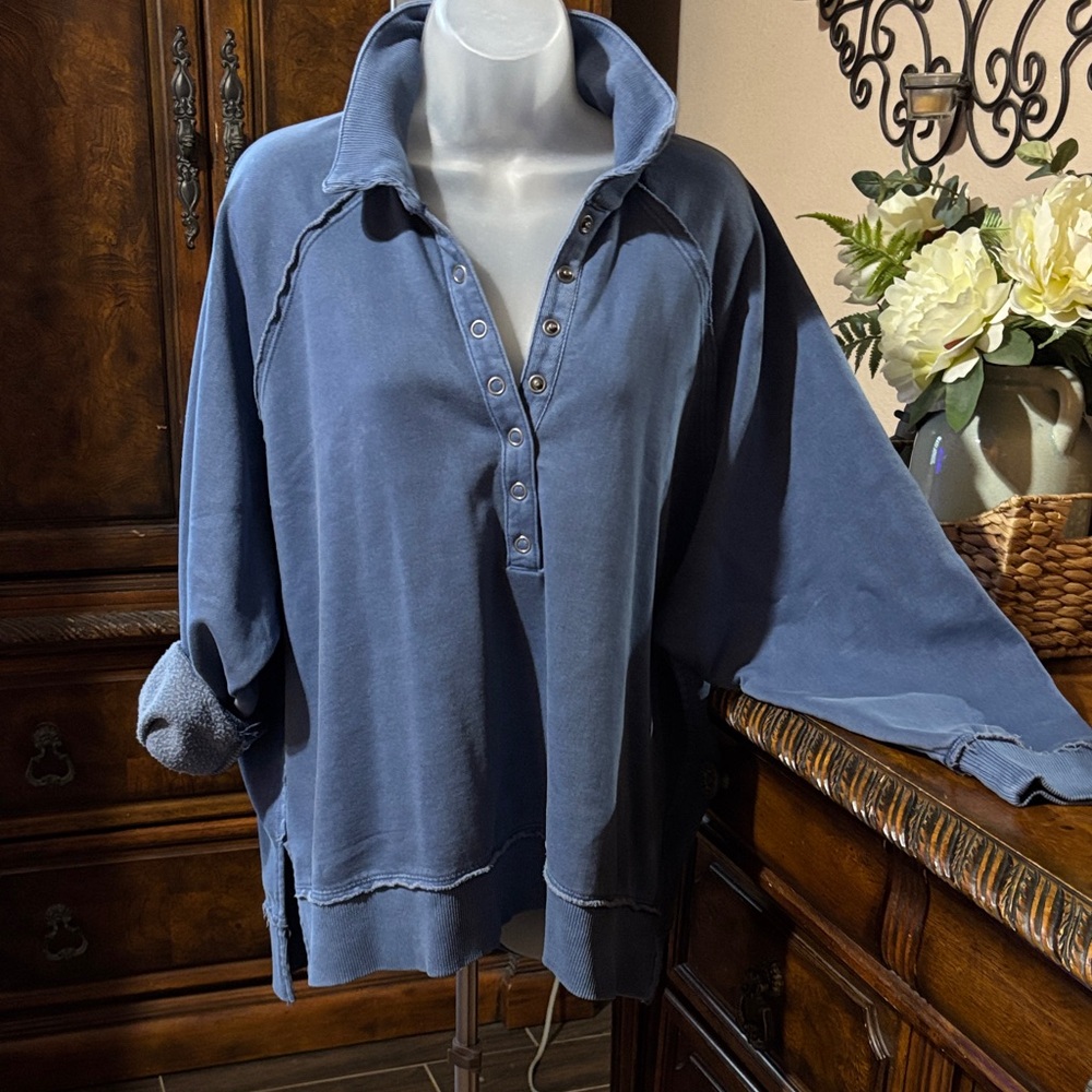 American Eagle Outfitters oversized sweatshirt super soft and comfortable